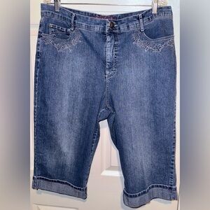 Gloria Vanderbilt Denim Jean Shorts size 16